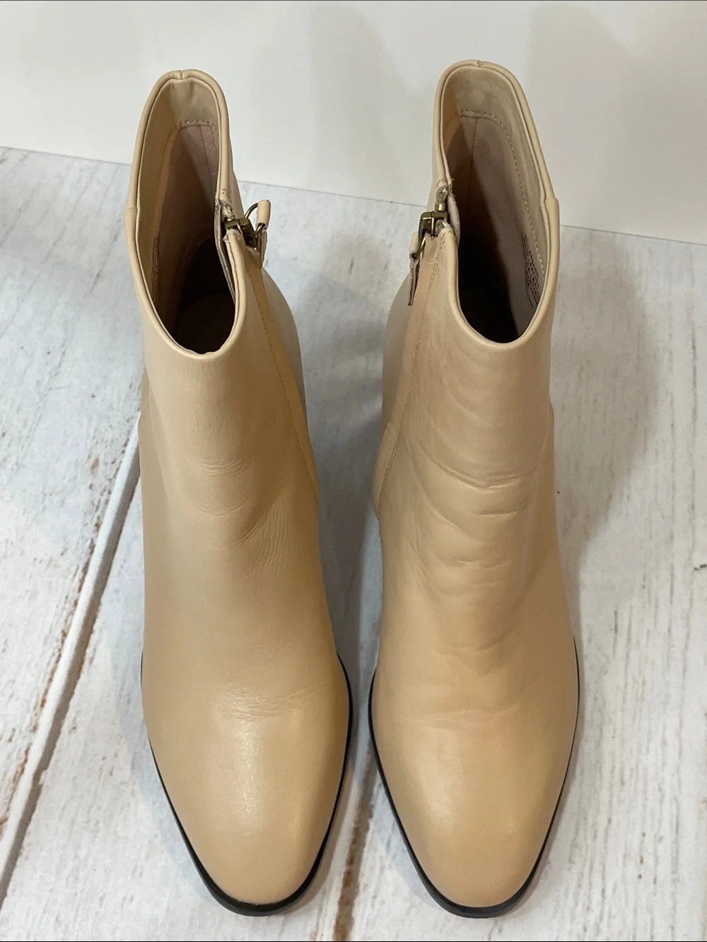 J Crew Women’s 9.5 Tan Leather Ankle Boots Classic Zip Closure BA566